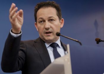 Πέτσας: Οι επαγγελματίες του τουρισμού να ξέρουν ότι τους συμφέρει να ανοίξουν