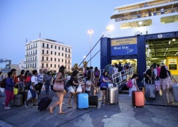 Πιο νωρίς οι ελεύθερες μετακινήσεις σε Κρήτη, Ρόδο και Κέρκυρα