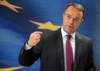 Σταϊκούρας: Σκέψεις για λελογισμένες μειώσεις φόρων