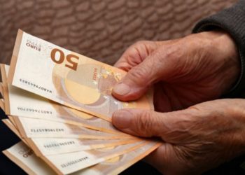 Υπογραφή της εγκυκλίου για ταυτόχρονη καταβολή σύνταξης και εφάπαξ