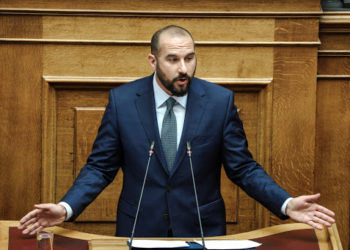 Καταγγελία Τζανακόπουλου για “κουκούλωμα” υποθέσεων απιστίας τραπεζικών στελεχών για δάνεια σε κόμματα