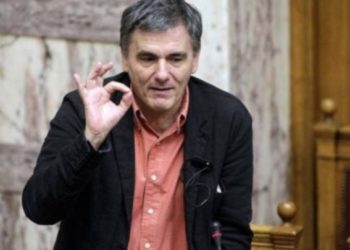 Απάντηση Τσακαλώτου στο ΥΠΟΙΚ: Ο Σταϊκούρας παραδέχθηκε την εφαρμογή του “Μένουμε Όρθιοι”