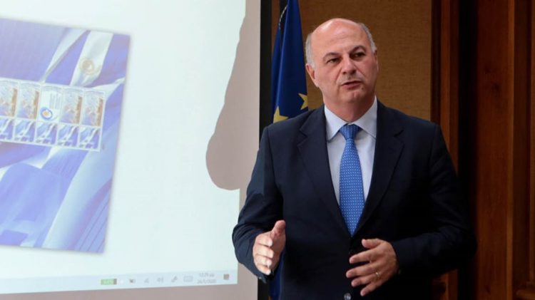 Παρουσίαση επετειακής σειράς γραμματοσήμων των ΕΛΤΑ από τον Κ. Τσιάρα