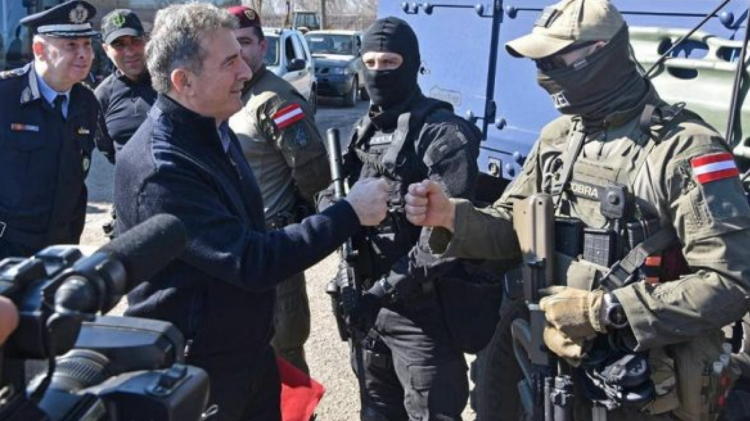 Χρυσοχοΐδης από τον Έβρο: Δεν συμβαίνει τίποτε το οποίο πρέπει να μας ανησυχεί