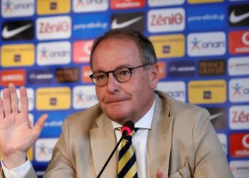 Χούμπελ: Αθέμιτη πολιτική παρέμβαση η μετάθεση των εκλογών της ΕΠΟ