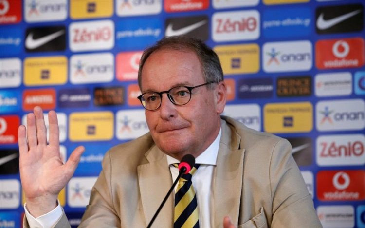 Χούμπελ: Αθέμιτη πολιτική παρέμβαση η μετάθεση των εκλογών της ΕΠΟ