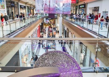 Ανοίγουν τη Δευτέρα τα εμπορικά κέντρα