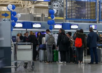 Επαναπατρισμός 64 Ελλήνων από την Ουκρανία