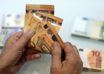 Τουλάχιστον 2.000 ευρώ από σήμερα στις πληττόμενες επιχειρήσεις