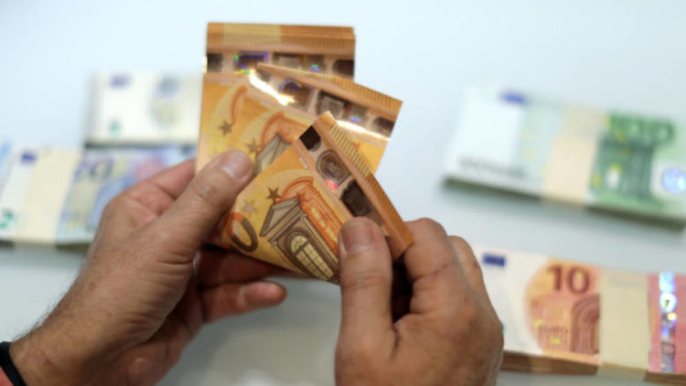 Τουλάχιστον 2.000 ευρώ από σήμερα στις πληττόμενες επιχειρήσεις