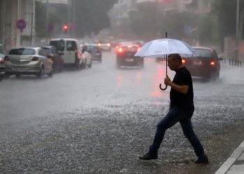 Εκτακτο δελτίο της ΕΜΥ: Καταιγίδες και αισθητή πτώση θερμοκρασίας από την Πέμπτη