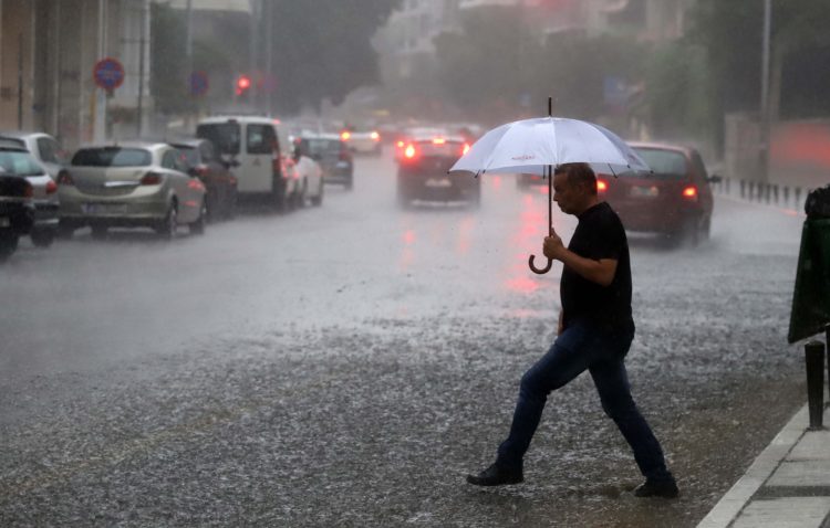 Εκτακτο δελτίο της ΕΜΥ: Καταιγίδες και αισθητή πτώση θερμοκρασίας από την Πέμπτη