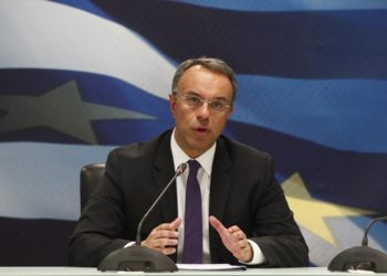 Σχέδιο τεσσάρων φάσεων για την επανεκκίνηση της οικονομίας παρουσίασε ο Σταϊκούρας