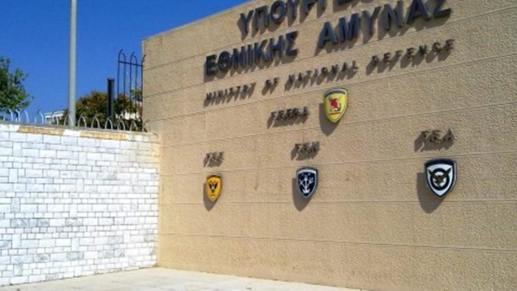ΥΕΘΑ: Fake news τα περί κρουσμάτων κορονοϊού στις Ένοπλες Δυνάμεις
