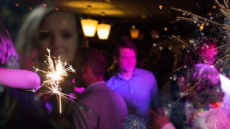 Θεσσαλονίκη: Φοιτήτρια απο την Αγγλία «έσπασε» την καραντίνα και έκανε πάρτι – Φόβοι για διασπορά του κοροναϊού