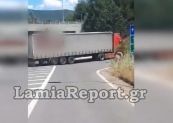 Ασυνείδητοι οδηγοί, κινούνται ανάποδα στην εθνική για να μην πληρώσουν διόδια (video)