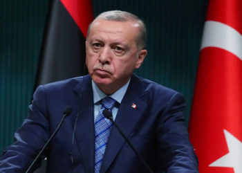 Ερντογάν: Δεν θα πάρουμε την άδεια της Αθήνας για να κάνουμε τζαμί την Αγία Σοφία