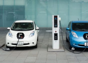 Ηλεκτροκίνηση: Μνημόνια συνεργασίας της ΔΕΗ με Beat, Fraport και ΑΒ Βασιλόπουλος