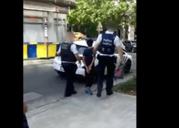 Βρυξέλλες: Αστυνομικοί πέρασαν χειροπέδες σε παιδιά