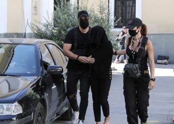 Επίθεση με βιτριόλι: Προφυλακίστηκε η 35χρονη – Δεν μίλησε στον ανακριτή