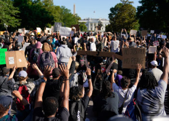 Ουάσινγκτον: Οι διαδηλώσεις συνεχίζονται παρά τις απειλές του Τραμπ