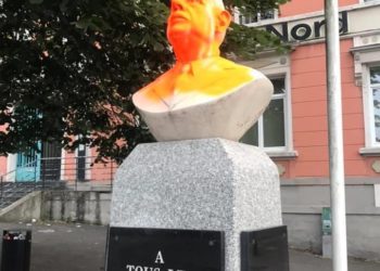 Γαλλία: Βανδάλισαν προτομή του στρατηγού ντε Γκολ