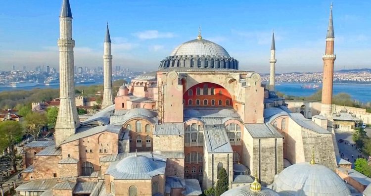 Τουρκία: Δικό μας θέμα η Αγιά Σοφιά, είναι Οθωμανική ιδιοκτησία