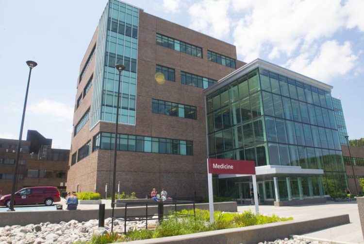 Καναδάς: Σάλος με γιατρούς στα επείγοντα – Είχαν στήσει ρατσιστικό παιχνίδι τζόγου