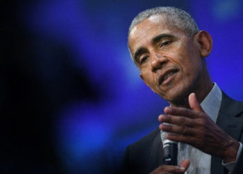 ΗΠΑ: Ο Μπαράκ Ομπάμα προτρέπει τους διαδηλωτές να διοχετεύσουν την οργή τους σε δράση και ψήφους