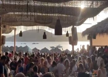 Μύκονος: Δύο μήνες «λουκέτο» και 20.000 ευρώ πρόστιμο σε γνωστό beach bar (Video)