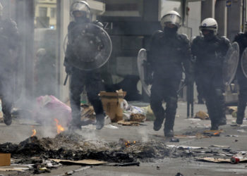 Βρυξέλλες: Συγκρούσεις με δεκάδες τραυματίες μετά την μεγάλη αντιρατσιστική διαδήλωση