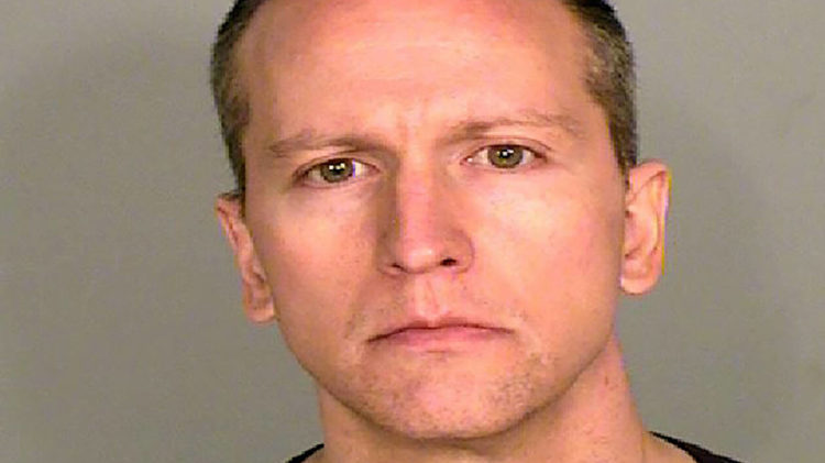 Δολοφονία Φλόιντ: Στο δικαστήριο για πρώτη φορά ο αστυνομικός που τον σκότωσε