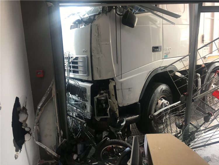 Τροχαίο στην Πειραιώς: O οδηγός έπαθε έμφραγμα πάνω στο τιμόνι