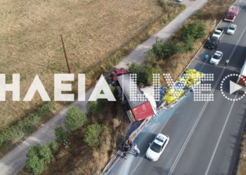 Ανατροπή νταλίκας στην Πατρών-Πύργου με έναν τραυματία (video)