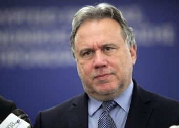 Εξέθεσε τον Πέτσα ο Κατρούγκαλος