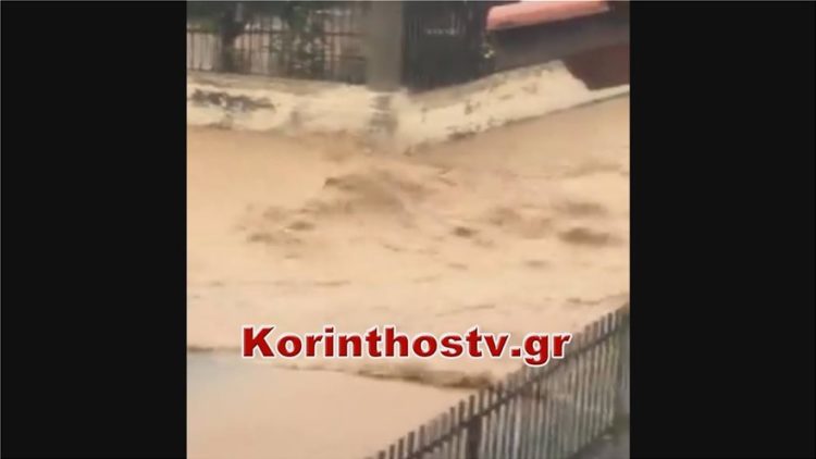 Σφοδρή καταιγίδα στην Κόρινθο – Δρόμοι μετατράπηκαν σε ποτάμια