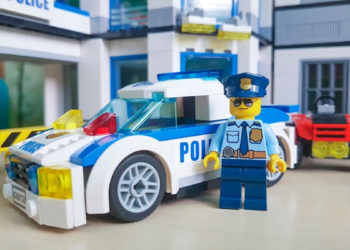 Η LEGO ζήτησε να σταματήσει η προώθηση παιχνιδιών της με αστυνόμους