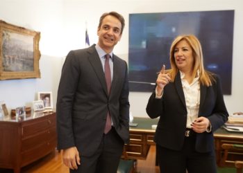 Γεννηματά προς Μητσοτάκη: Το κρυφτό που παίζετε είναι δείγμα ενοχής