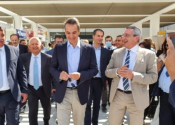 Από τη Σαντορίνη ο Κ. Μητσοτάκης δίνει σήμερα το σήμα της επανεκκίνησης του ελληνικού τουρισμού