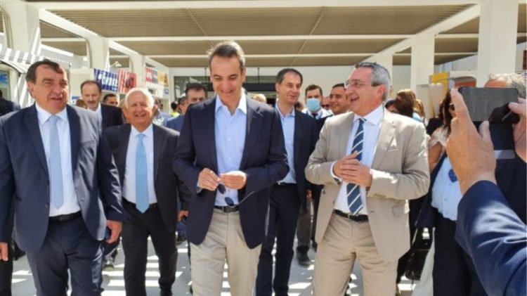 Από τη Σαντορίνη ο Κ. Μητσοτάκης δίνει σήμερα το σήμα της επανεκκίνησης του ελληνικού τουρισμού