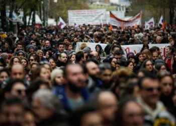 Διαδηλώσεις και πορείες: Τί προβλέπει το νομοσχέδιο