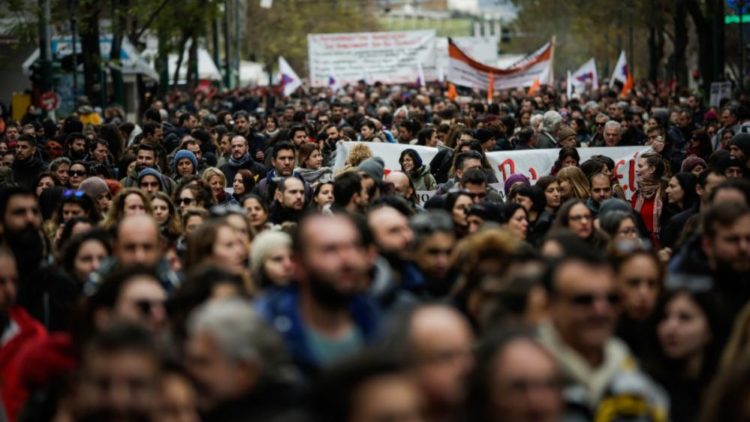 Διαδηλώσεις και πορείες: Τί προβλέπει το νομοσχέδιο