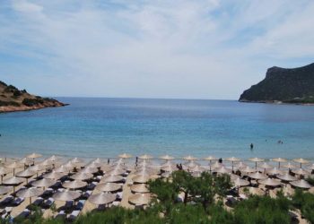 Πόρτο Ράφτη: Λουκέτο σε δημόσια παραλία λόγω συνωστισμού