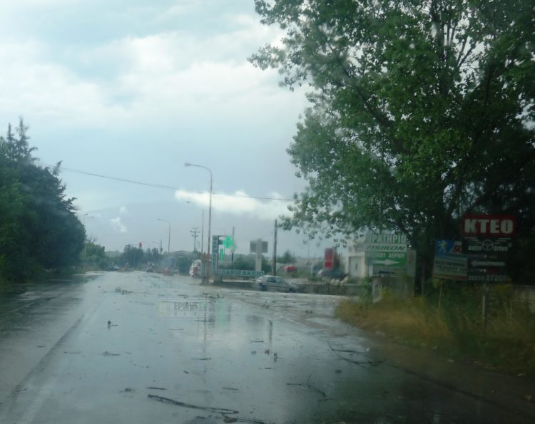 Ισχυρή χαλαζόπτωση “χτύπησε” τα Ιωάννινα (βίντεο)