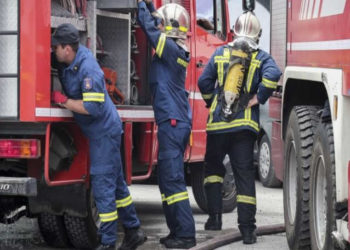 Γαλάτσι: Συναγερμός στην πυροσβεστική – Τρία άτομα έπεσαν σε φρεάτιο οικοδομής