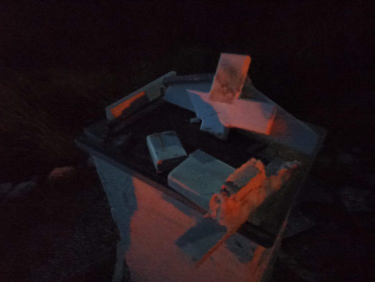 Βανδάλισαν εικονοστάσι στη Σάμο, έσπασαν ακόμα και τον Σταυρό