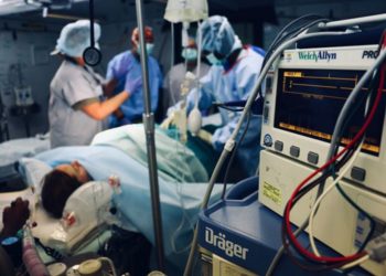 ΗΠΑ: Ο κορονοϊός κατέστρεψε τους πνεύμονες 20χρονης – Υπεβλήθη σε διπλή μεταμόσχευση