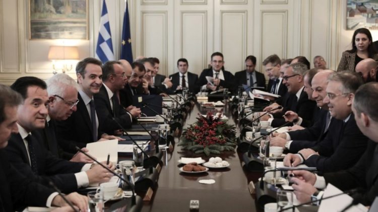 Ο Αλμούνια “έδειξε” Σημίτη και Καραμανλή για τα μνημόνια, αλλά στην Κουμουνδούρου έφτιαχναν… βίντεο!