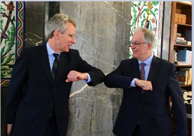 Συνάντηση Κώστα Τασούλα και Τζέφρι Πάιατ στη Βουλή