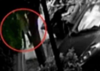 Προσαγωγή 35χρονης γυναίκας στη ΓΑΔΑ για την επίθεση με βιτριόλι στην Καλλιθέα